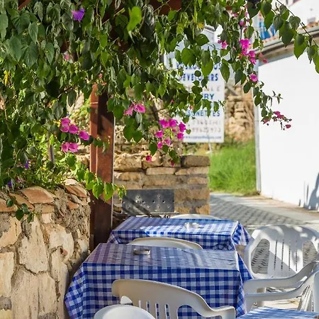 Lägenhetshotell Antonia 3*